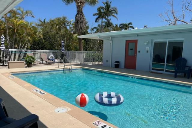 Sunshine Island Inn - Adults Only Sanibel Exterior photo